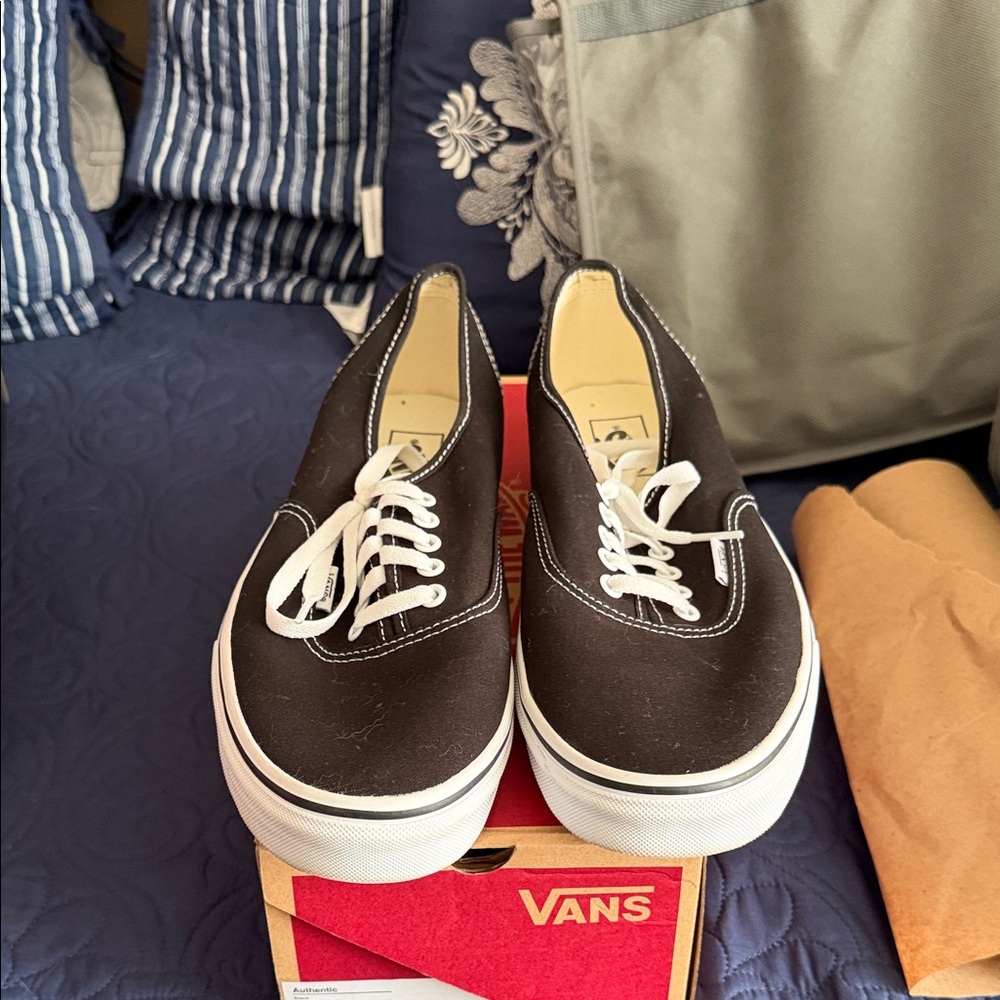 Vans Men's Black Sneakers with White Details